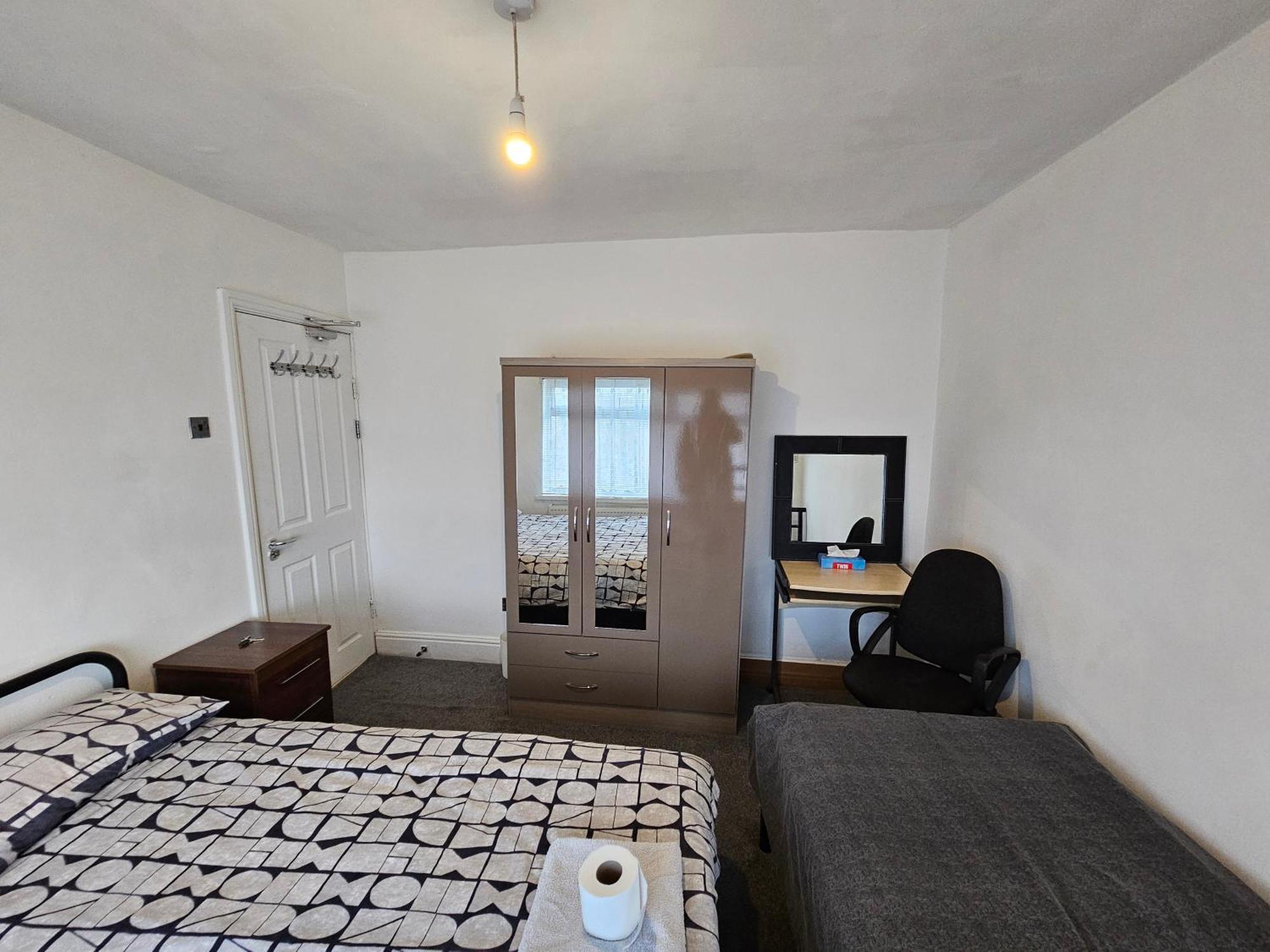 Monyhull Homestay - Near City Centre Kingsheath Nia Nec Bhx バーミンガム エクステリア 写真