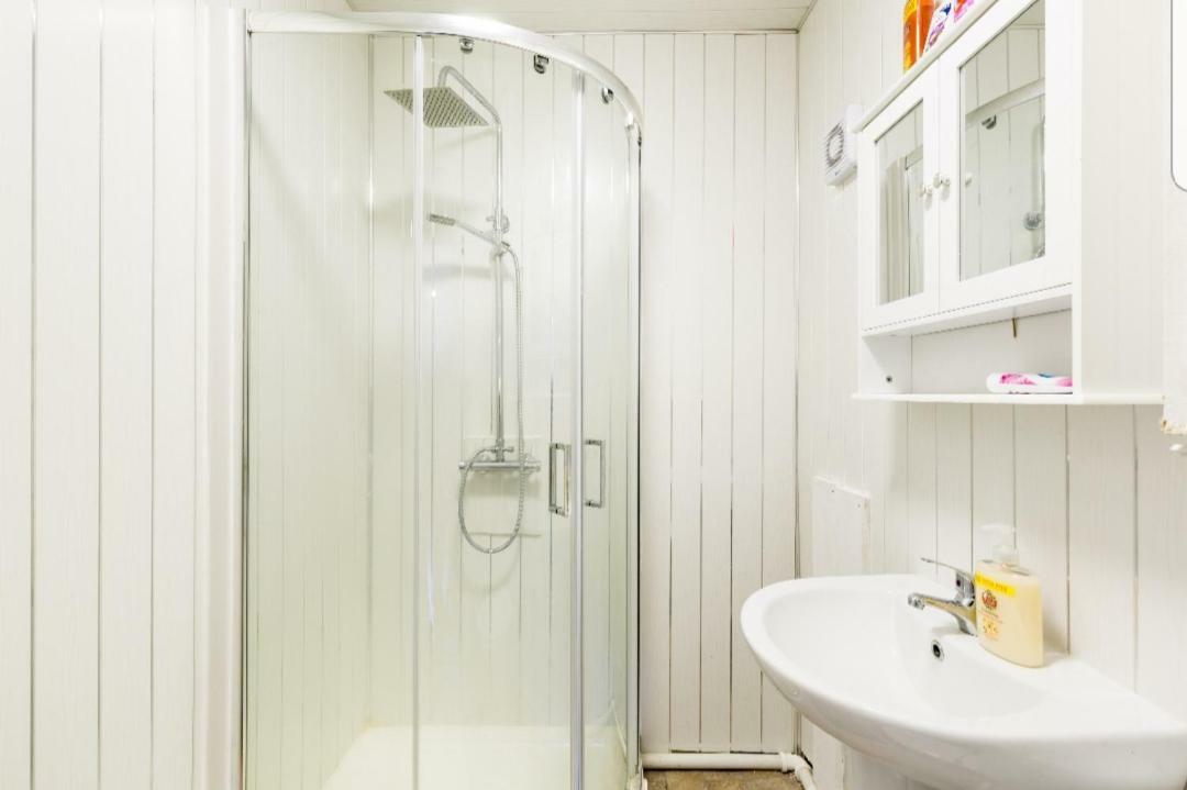 Monyhull Homestay - Near City Centre Kingsheath Nia Nec Bhx バーミンガム エクステリア 写真